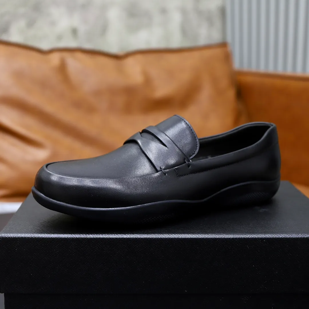 Men's shoes💰600💰Top original order Brand: PRADA (Prada) Standard code: Men's code 38/44 (45 can be customized) Grade: Same as the official website Material: Original cowhide surface, cowhide lining, original wear-resistant soft outsole Style category: Business casual slip-on shoes, young fashion, European and American trends, British style Color: actual picture color